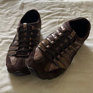 Gently used brown & gold sketchers sneakers size 6